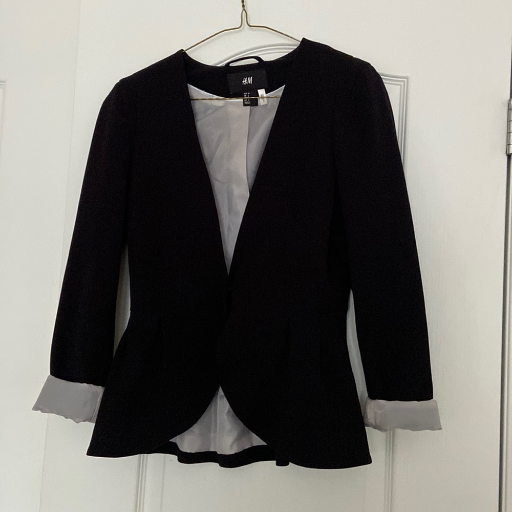 H&M Black peplum blazer
